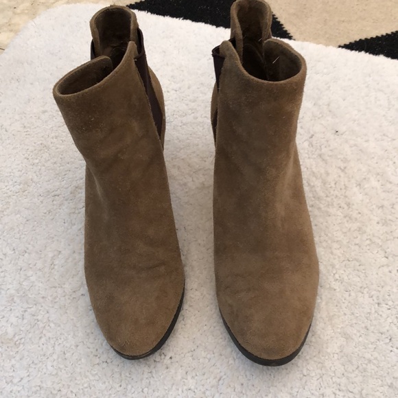 Gently worn boots - Picture 2 of 4